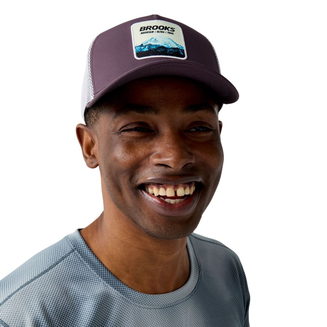 Brooks Surge Trucker Hat Bekleidung Unisex lila