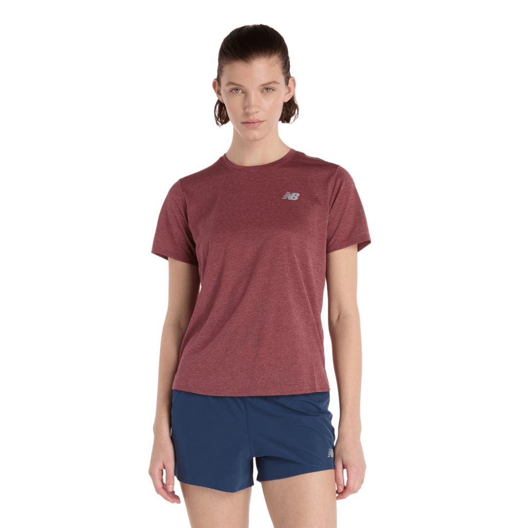 New Balance Athletics T-Shirt Bekleidung Damen red