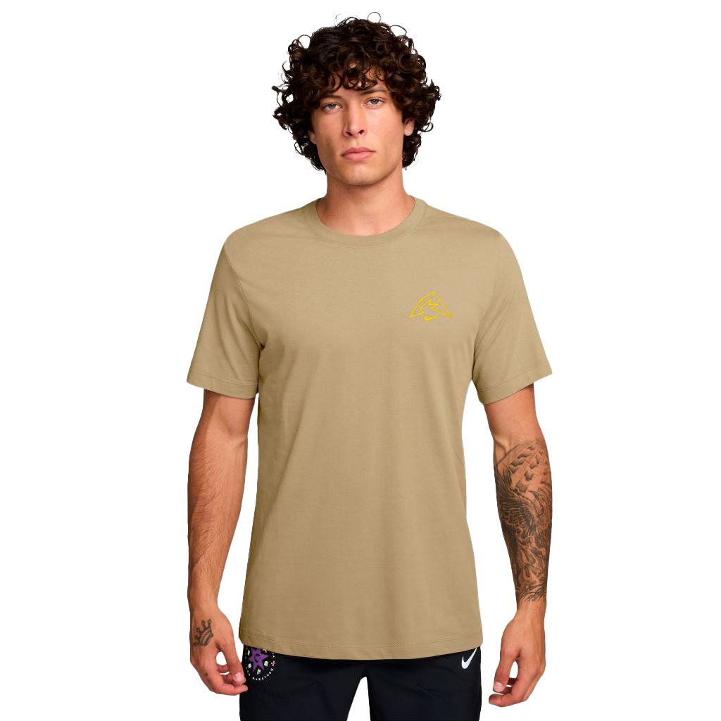 Nike Dri-Fit T-Shirt Bekleidung Herren braun M