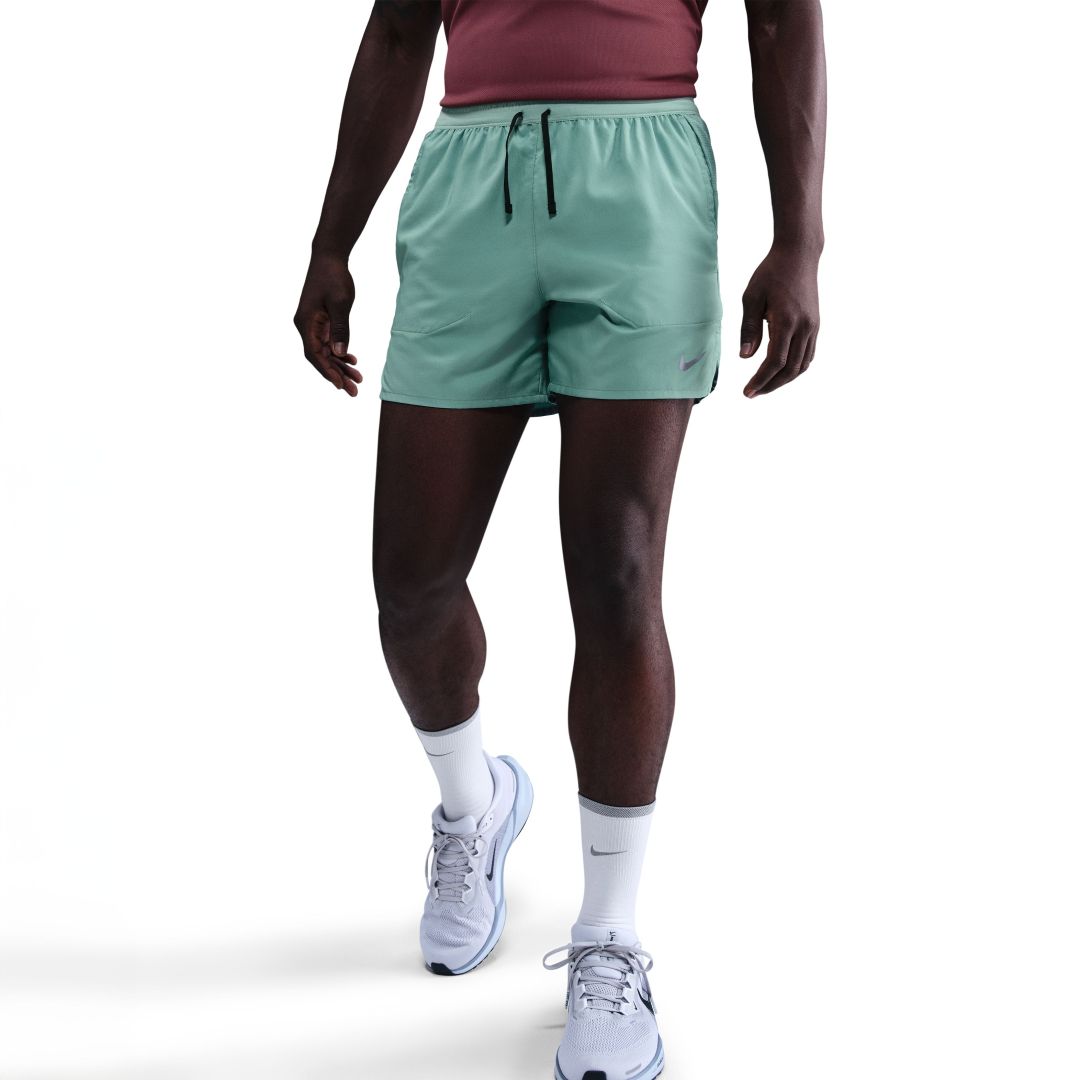 Nike Stride Dri-FIT 5" Shorts Bekleidung Herren blau S