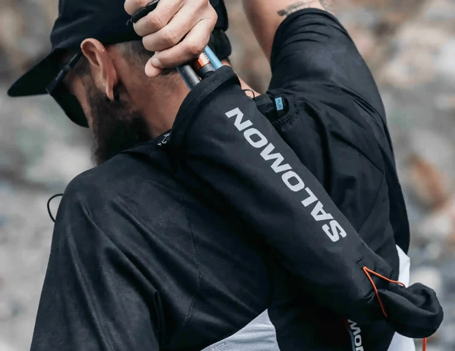 Brooks Ghost 17 – Komfortabler Laufschuh für tägliche Laufeinheiten in der Stadt Brooks Ghost 17 Laufschuhe bei einem urbanen Gruppenlauf auf der Straße – komfortabler Neutral-Laufschuh für tägliches Training